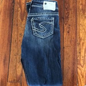 NWOT Silver Suki Straight Jeans size 27